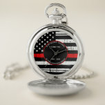 Feuerwehrruhestand Thin Red Line Feuerwehrmann Taschenuhr<br><div class="desc">Feiern Sie mit dieser Thin Red Line Feuerwehrleute-Ruhestandpocket Watch - American Flag Design in Police Flag Farben , Not leidendes Design und freuen Sie sich auf einen hervorragenden Feuerwehrmann. Perfekt für Service-Auszeichnungen und Feuerwehrleute-Ruhestandsgeschenke, Feuerwehrjubiläumswache aus der Feuerwehr . Personalisieren Sie mit dem Namen des Feuerwehrmanns, Jahren des Dienstes und Dienstjahre....</div>