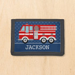 Feuerwehrschiff Blue Polka Dot Personalisierte Kin Tri-fold Geldbeutel<br><div class="desc">Dein kleiner Feuerwehrmann wird diese personalisierte Brieftasche für LKW-Jungs Liebe geben. Fügen Sie einfach ihren Namen hinzu,  um dies zu einem besonderen Geschenk zu machen.</div>
