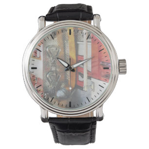 Feuerwehrschlauch, Eimer und Düse Armbanduhr