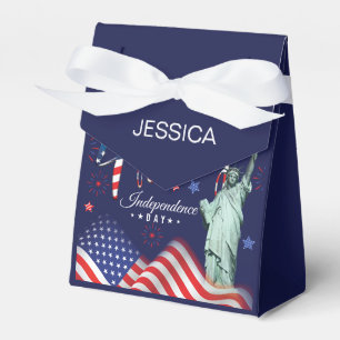 Feuerwerk Amerikanische Unabhängigkeitstag mit der Geschenkschachtel