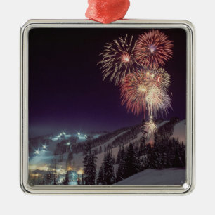 Feuerwerk im Big Mountain Resort in Whitefish, Silbernes Ornament