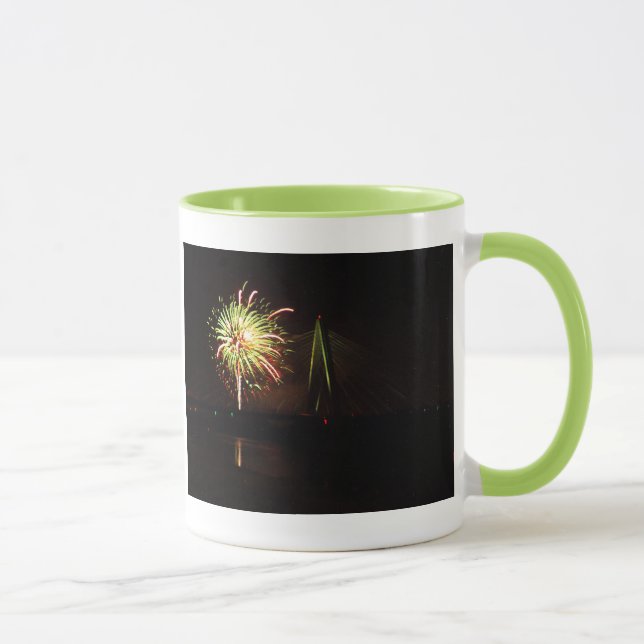 Feuerwerke Christopher S. Bond Bridge Kansas City Tasse (Rechts)