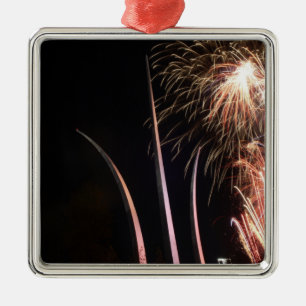 Feuerwerke erhellen das Memorial der Luftstreitkrä Silbernes Ornament