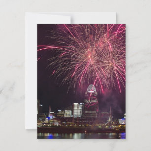 Feuerwerke über Cincinnati Feiertagskarte