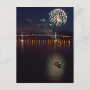 Feuerwerke über dem Hudson River Postkarte