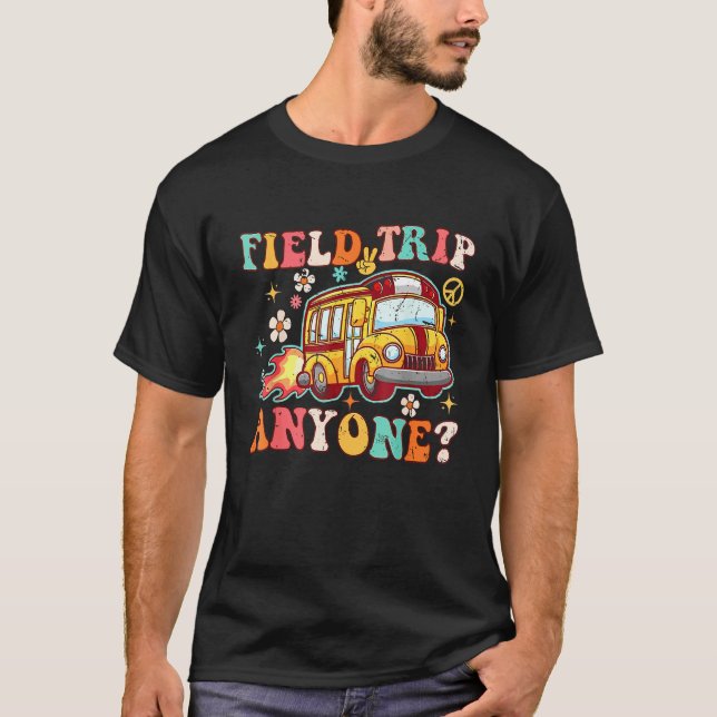 Field Trip Anyone Groovy School Bus Driver Yellow  T-Shirt (Vorderseite)