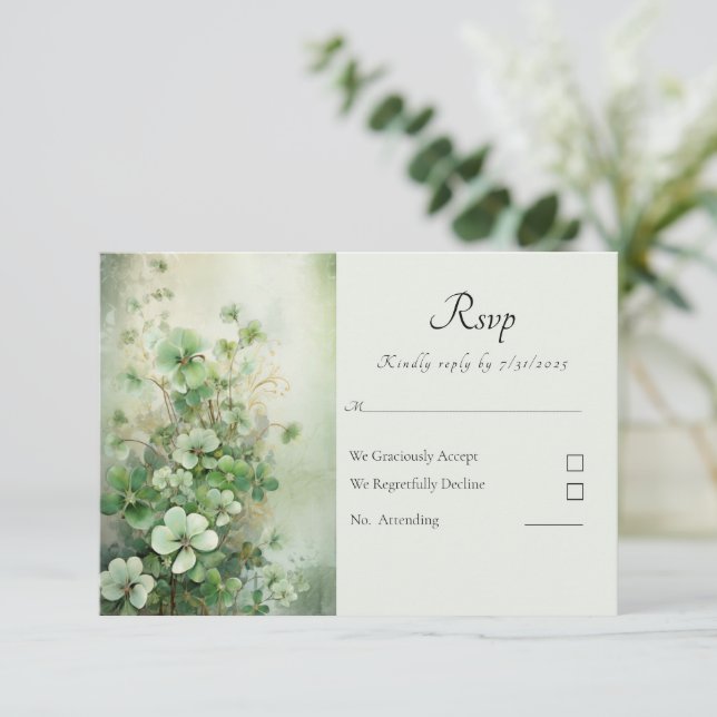 Fields of Clover Wedding RSVP (Stehend Vorderseite)