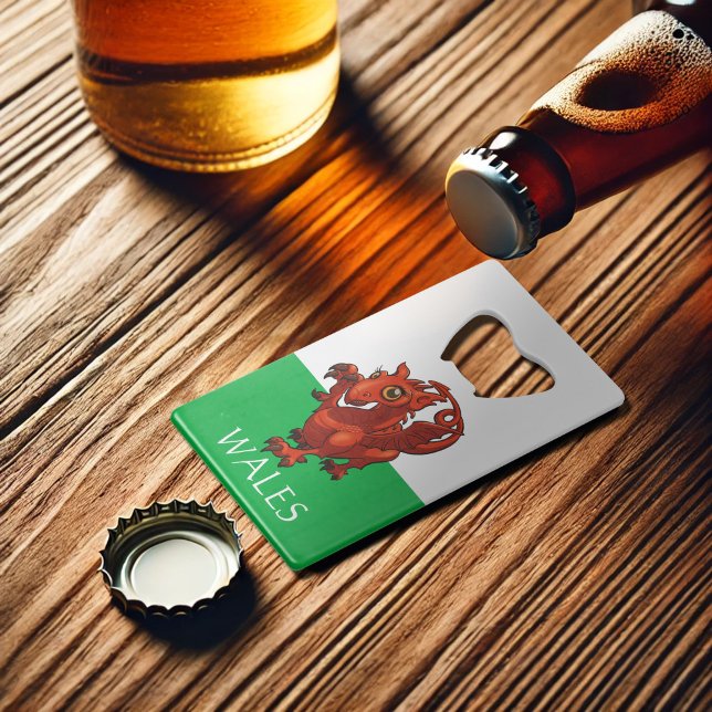 Fierce aber Niedlich Red Welsh Cartoon Baby Dragon Geldbeutel Flaschenöffner (Von Creator hochgeladen)