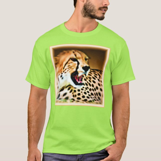 "Fierce and Fiery Cheetah Design". Jetzt kaufen T-Shirt (Vorderseite)