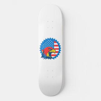 Fierce Bald Eagle über die US-Flagge Skateboard