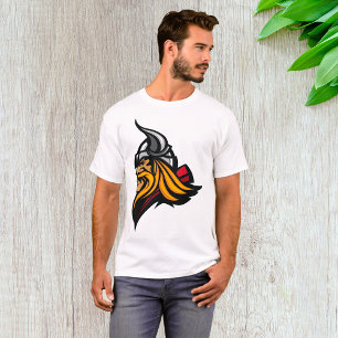 Fierce Viking Warrior Head Northelm und Bart T-Shirt