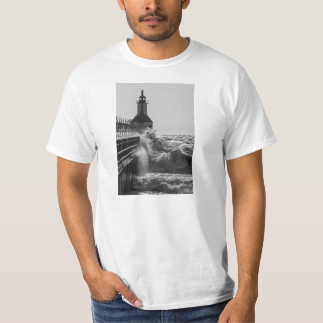 Fierce Waves bei St Joseph Grayscale T-Shirt (Vorderseite)