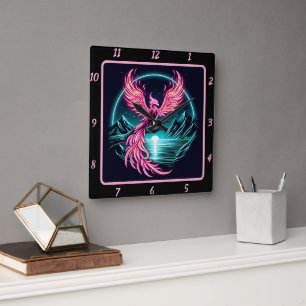 Fiery Phoenix über dem stillen Berg Quadratische Wanduhr
