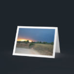 Fiery-Sky-Landschaft Karte<br><div class="desc">Fiery Sky Landschaft Grußkarte. Sie können dieses Produkt ganz einfach kostenlos anpassen, wenn Sie Text hinzufügen oder die Farbe des Hintergrunds ändern möchten.</div>