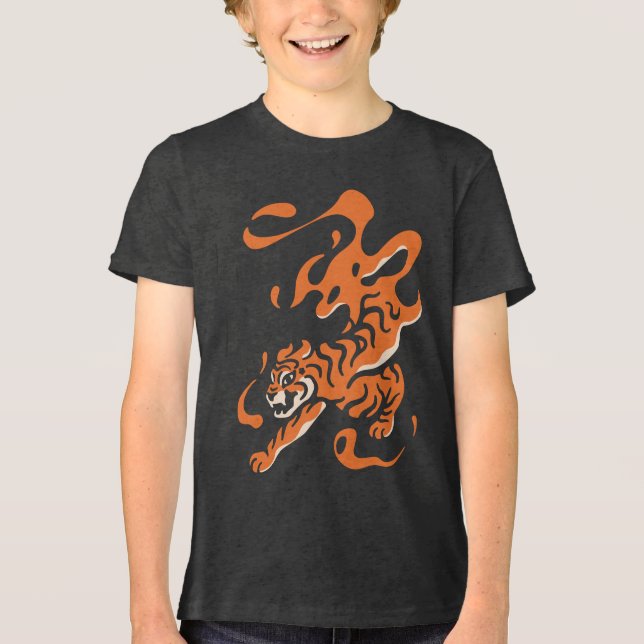Fiery Tiger: Asiatisches kühnes Design Tri-Blend Shirt (Vorderseite)