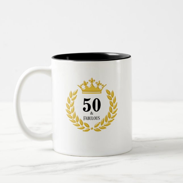 Fifty & Fabulous mit Laurel Wreath & Crown Zweifarbige Tasse (Links)