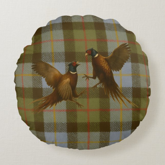 Fighting Pheasants on tweed / tartan background  Rundes Kissen (Vorderseite)