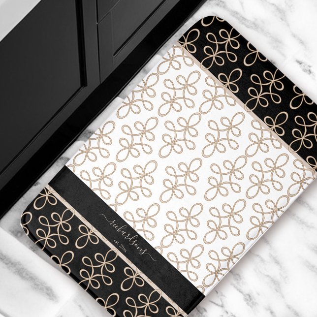 Filigree Muster Monogram Beige Black Elegant Badematte (Filigree Pattern Monogram Beige Black Elegant Bath Mat)