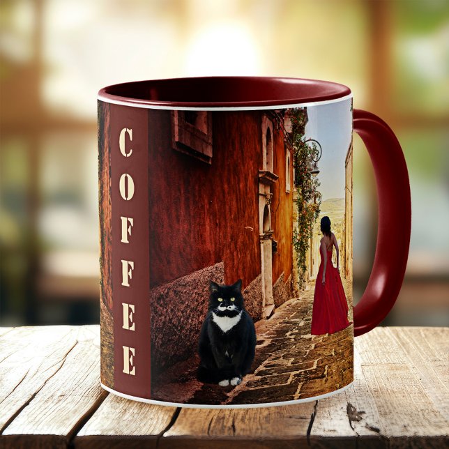 Fine Art Lady in Red Niedlich Cat Italienische Tas Tasse (Coffee mug featuring a painting of a lady in red with a cute big tuxedo cat in an Italian village)