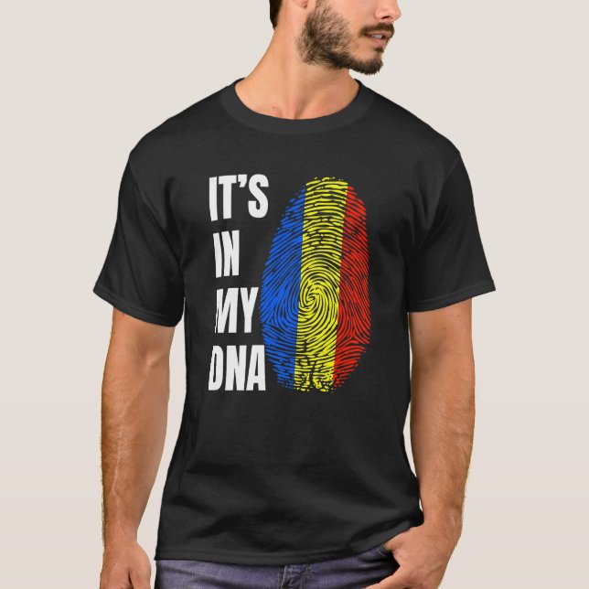 Fingerprint DNA Biometry Romanian Flag Romania   T-Shirt (Vorderseite)