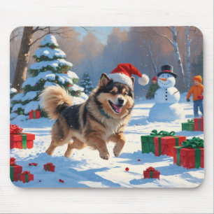 Finnischer Lapphund Running Snow mit Weihnachtshut Mousepad