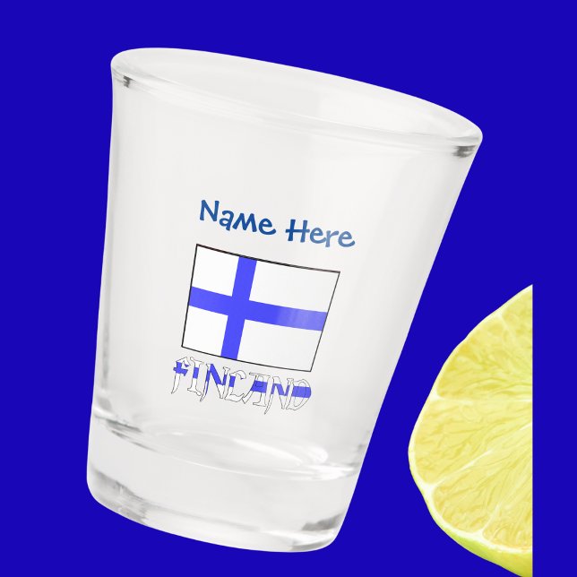 Finnland - Blaue Flagge Personalisiert Schnapsglas (Shot glass has Finnish Flag and word FINLAND below in flag colors. Add name above in blue text.)