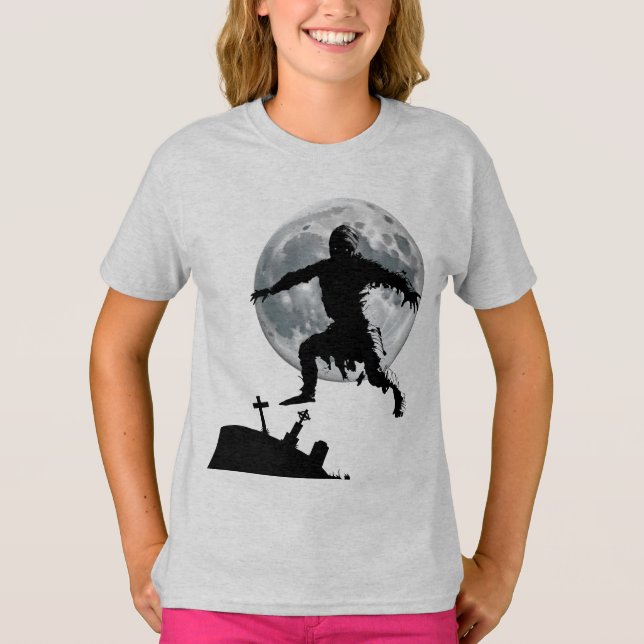 "Finsterer Friedhof" - Frauenoberseite T-Shirt (Vorderseite)