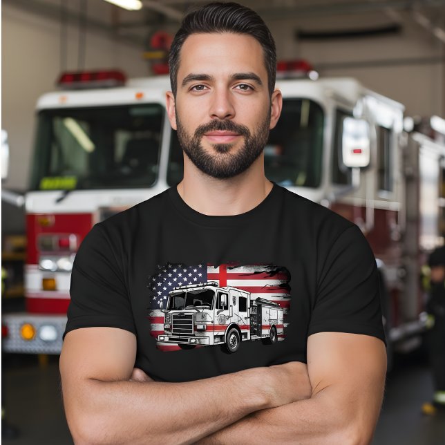  Fire Truck American Flag Distressed Men's T-Shirt (Von Creator hochgeladen)
