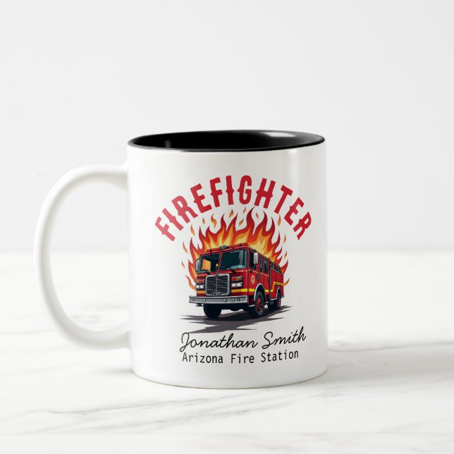 Firefighter Firetruck on Fire Rescue Zweifarbige Tasse (Links)