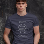 Firma für Firmenlogos Name des Mitarbeiters T-Shirt<br><div class="desc">Ein einfaches marineblaues Template in modernem minimalistischem Stil,  das mit Ihrem Firmenlogo,  Personalnamen oder Geschäftsinfos leicht aktualisiert werden kann. Wenn Sie Hilfe bei der Personalisierung dieses Produktes benötigen,  kontaktieren Sie mich bitte über den unten stehenden Nachrichtenkopf und ich werde Ihnen gerne weiterhelfen.</div>