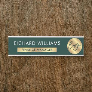 Firmengrüne und goldene Logos Name des Mitarbeiter Türschild
