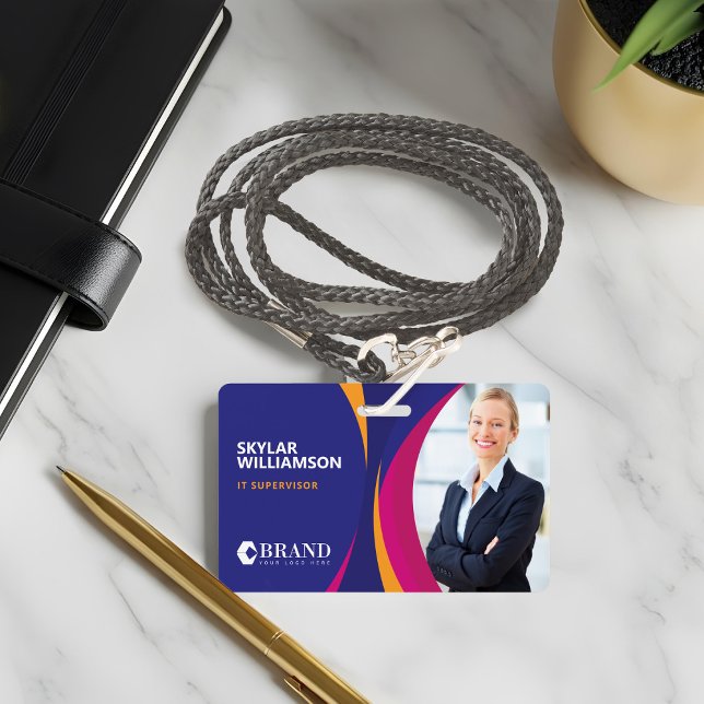 Firmenkennung und Logo - Lila Design Ausweis (Company ID & Logo Colorful Purple Flowing Design Badge)