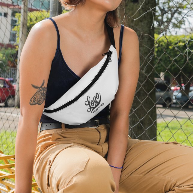 Firmenlogo auf Weiß, Werbeaktion Bauchtasche (Von Creator hochgeladen)