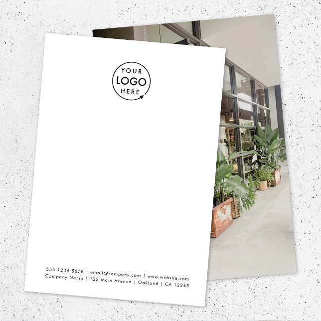 Firmenlogo | Foto Modernes Minimalistisches Weiß Mitteilungskarte (Modern vertical logo business note card by Guava with a full size custom photo on the reverse)