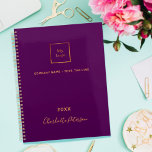 Firmenlogo lila goldfarbene Monografie 2023 Planer<br><div class="desc">Ein stilvoller,  klassischer lila Hintergrund. Personalisieren Sie Ihre Firma,  Ihr Firmenlogo,  einen Text,  ein Jahr und Ihren persönlichen Namen. Goldene Buchstaben. Wenn Sie es ohne Text gewollt haben,  löschen Sie mit der Backspace-Taste.</div>