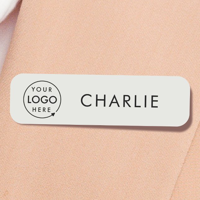 Firmenlogo | Minimalistisch Graue Mitarbeiter Namensschild (Von Creator hochgeladen)