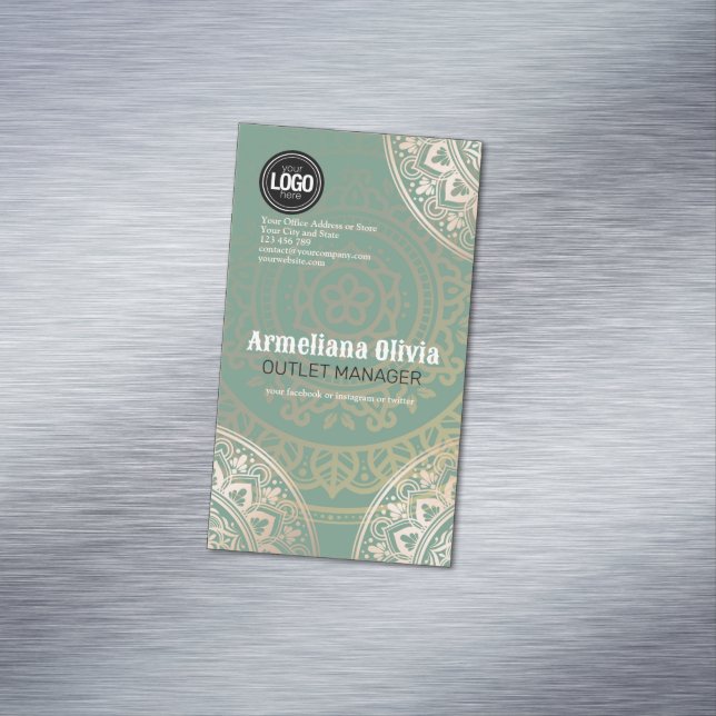 Firmenlogo personalisieren | Elegant Green Yoga Magnetische Visitenkarte (Beispiel)