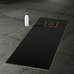 Firmenlogo Schwarzes klassisches Business-Studio Yogamatte<br><div class="desc">Ein klassischer,  zeitloser schwarzer Hintergrund. Personalisieren und fügen Sie Ihr eigenes Unternehmen,  Firmenlogo. Diese Matte ist auch in unserem Geschäft mit Platz für ein Rechteck-Logo und mehrere Hintergrundfarben erhältlich. Zurück: kein Design oder keine Farbe.</div>
