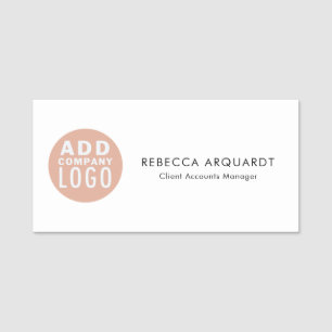 Firmenlogo und Mitarbeiter hinzufügen Namensschild