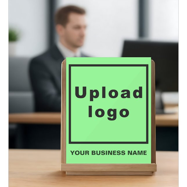 Firmenname und Logo auf dem hellgrünen Acrylzeiche Acrylschild (Light green acrylic sign with your business name and logo)