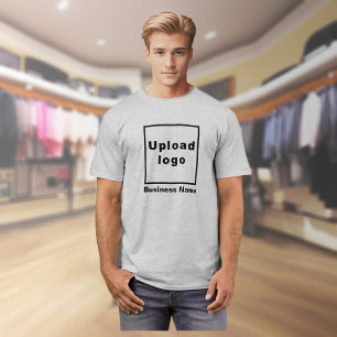 Firmenname und Logo auf grauem T - Shirt