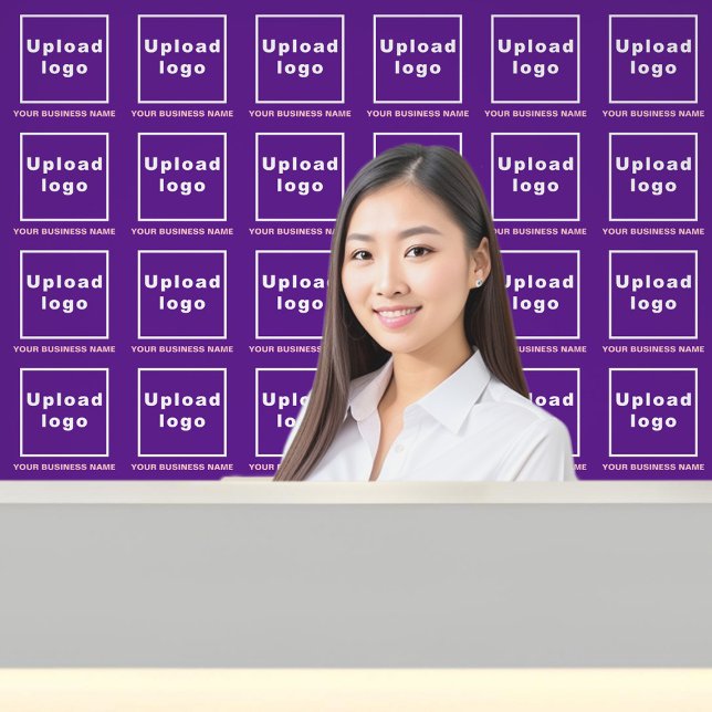 Firmenname und Logo auf Lila Tapete (Business name and logo on purple wallpaper)