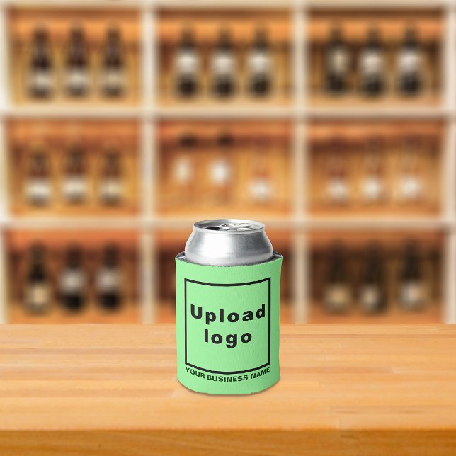Firmenname und Logo mit hellgrüner Farbe Dosenkühler (Build brand name awareness. Your business brand on light green can cooler.)