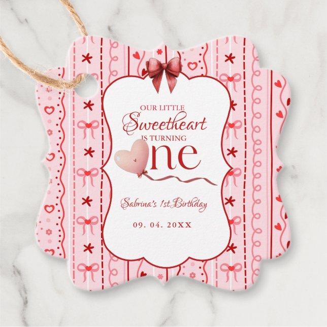 First Birthday valentine baby birthday party Geschenkanhänger (Vorderseite)