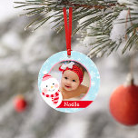First Christmas Baby Girl Snowman Custom Foto Ornament<br><div class="desc">Im 1. Weihnachtsschmuck des Babys finden Sie ein individuelles Foto,  den Namen und das Geburtsjahr eines kleinen Mädchens mit einem fröhlichen Winterschneemann und einem niedlichen Pinguin. Rot,  Eisblau,  Rosa und Weiß zeichnen sich durch einen gemusterten Winterschneeflocken aus.</div>