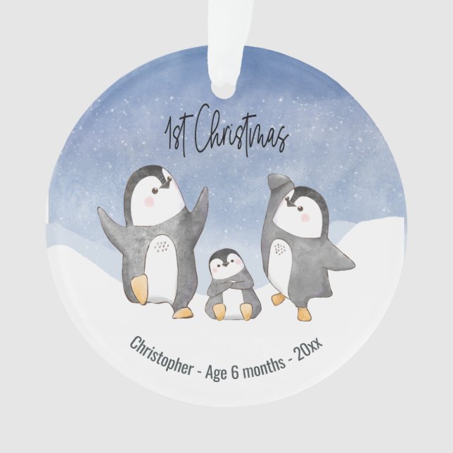 First Christmas Baby Penguin Mit Monogramm Ornament (Vorderseite)