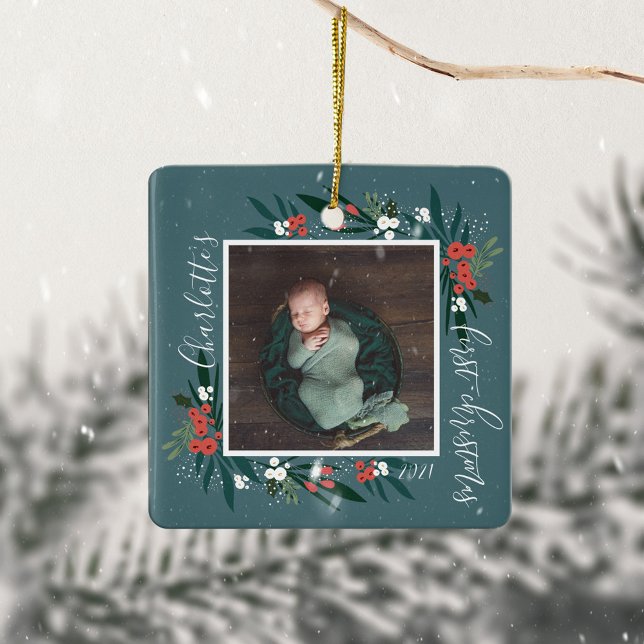 First Christmas Cranberry & Foliage Baby Foto Keramikornament (First Christmas Cranberry & Foliage Baby Photo Ceramic Ornament)
