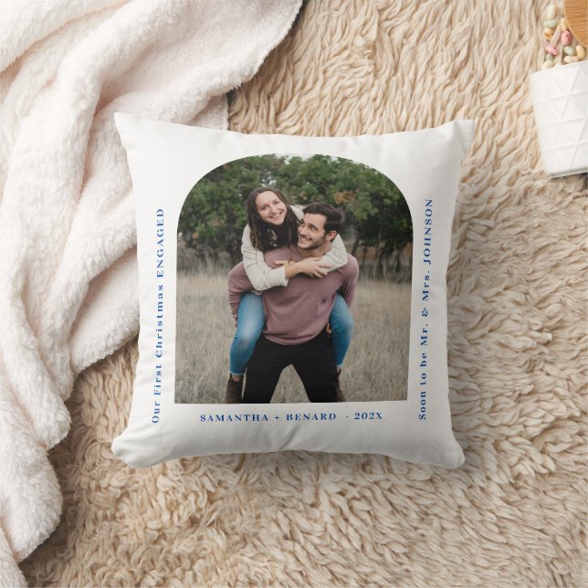 First Christmas Engaged Couples Photo Arch Kissen (Decke)