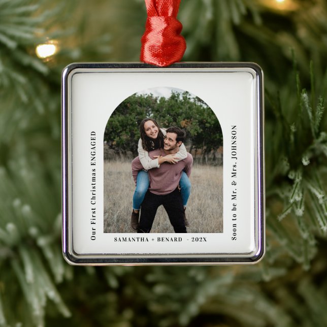 First Christmas Engaged Couples Photo Arch Ornament Aus Metall (Baum)