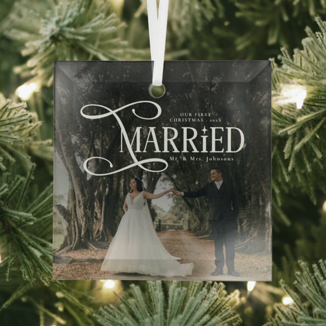 First Christmas Married Mr & Mrs Couples Photo  Ornament Aus Glas (Insitu)